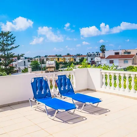 1br Penthouse Universal Апартаменты *